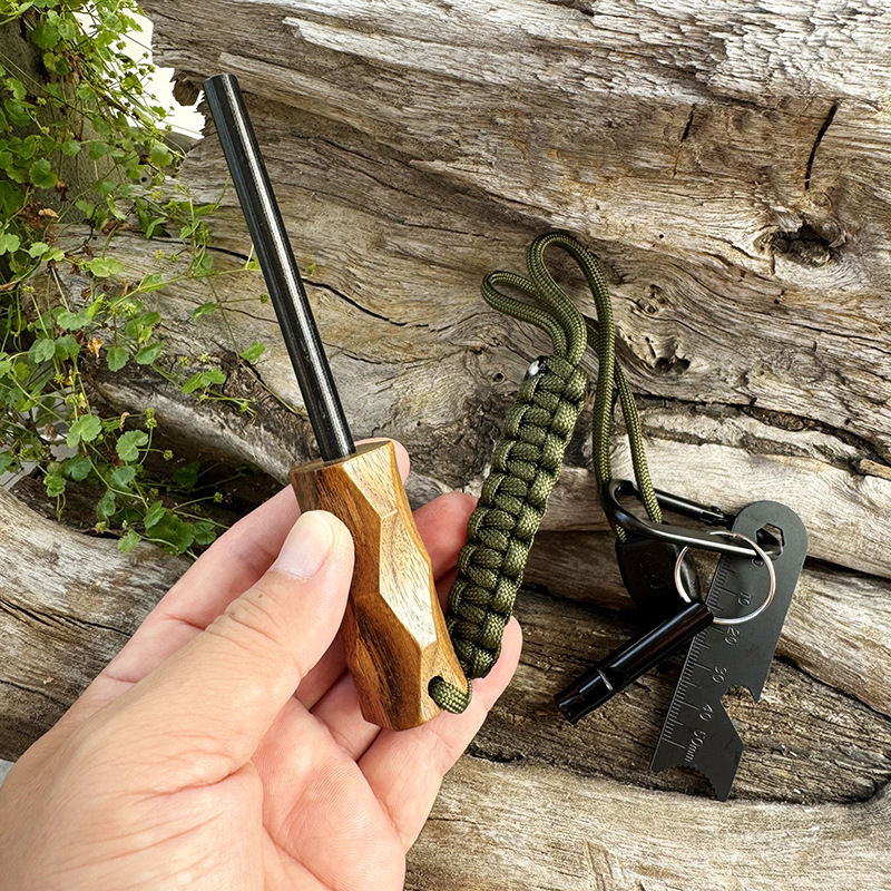 ที่จุดไฟแบบ Flint สำหรับกิจกรร - Magnesium Fire Starter บทวิจารณ์และราคา